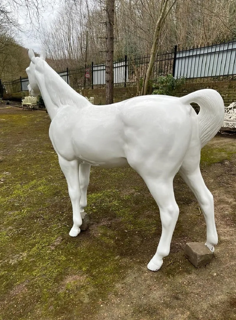 Casa Padrino Luxus XXL Deko Skulptur Pferd Weiß 220 x H. 190 cm