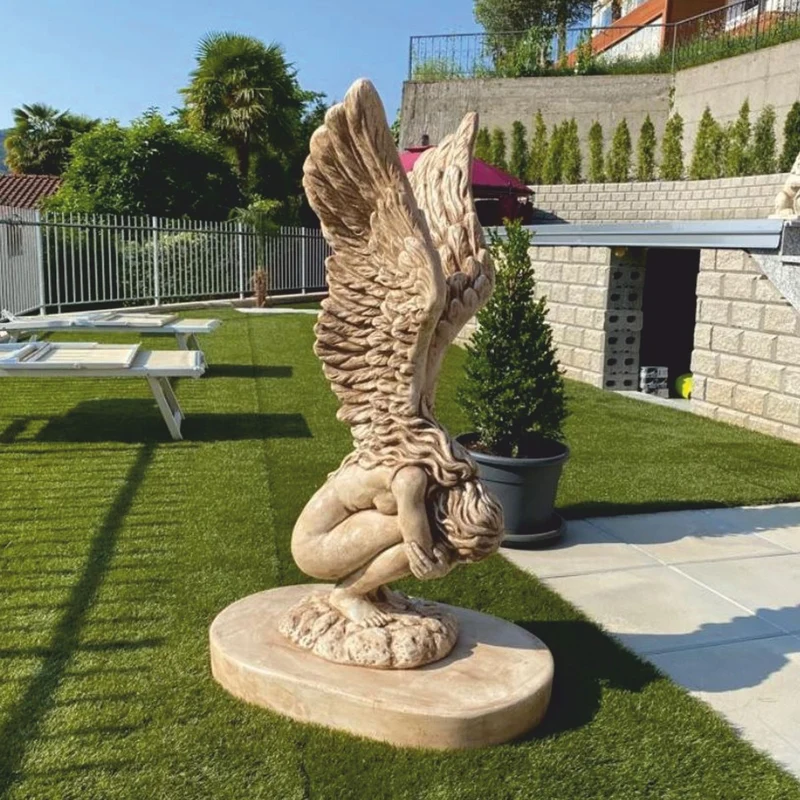 Casa Padrino Luxus Barock Garten Deko Skulptur Engel Beige H. 124,5 cm - Garten Figur mit Bodenplatte - Made in Italy