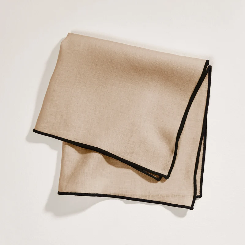 Serviette de table CARLINA sable et bourdon noir