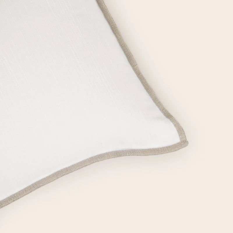 Housse de coussin TOINON blanc et bourdon naturel