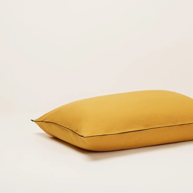 Lot de 2 taies d'oreiller CARLINA ocre et bourdon noir