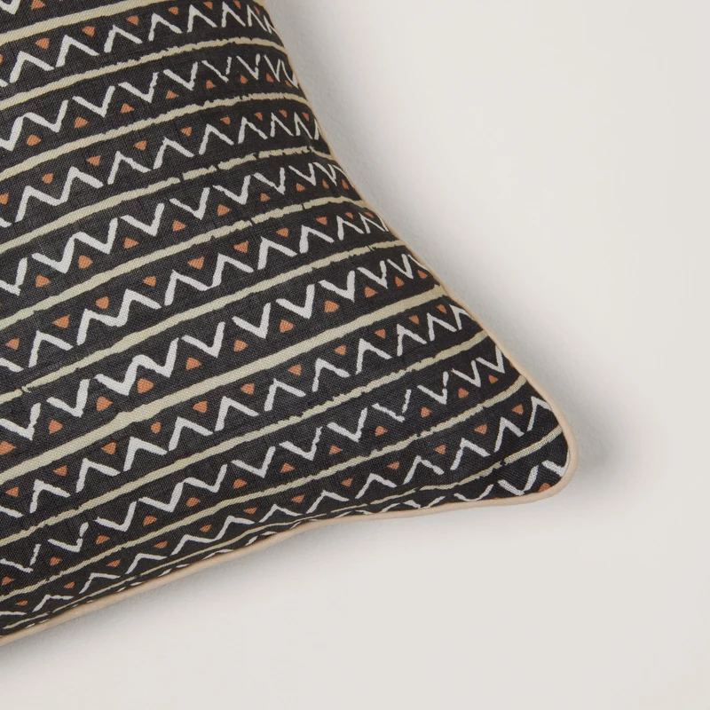 Housse de coussin MALIA noir et naturel