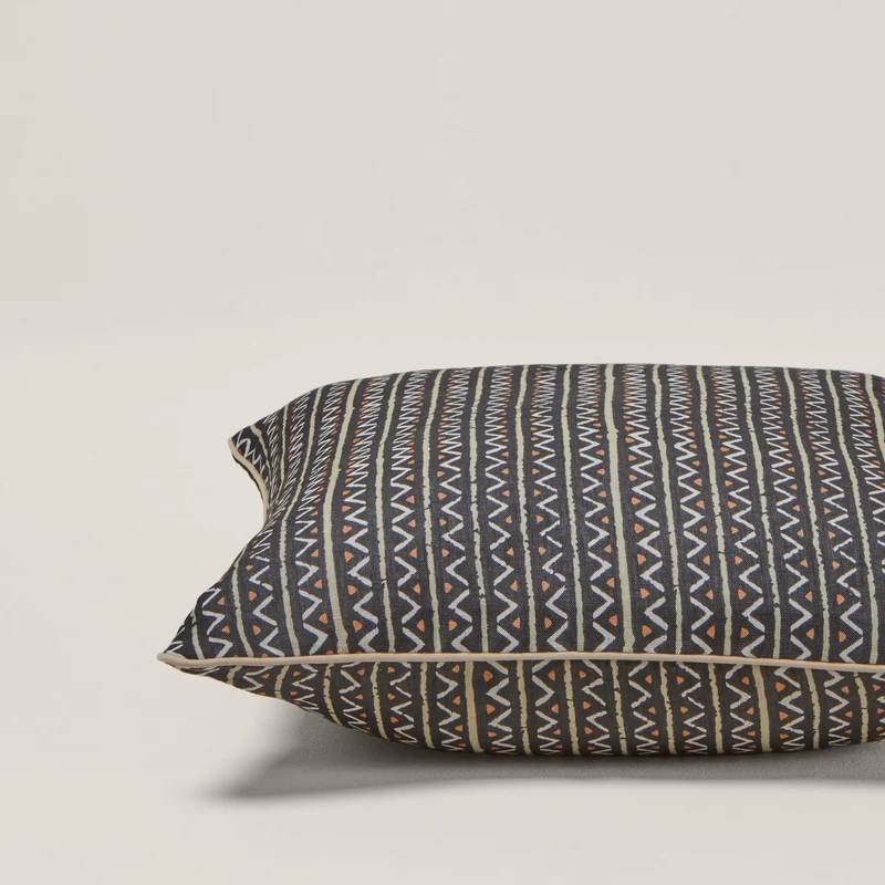 Housse de coussin MALIA noir et naturel