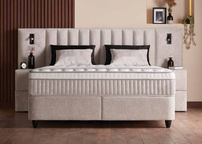 Casa Padrino Luxus Boxspringbett mit Wandkopfteil in Streifenoptik und Leseleuchten Beige 160 x 200 cm - Luxus Schlafzimmer Möbel