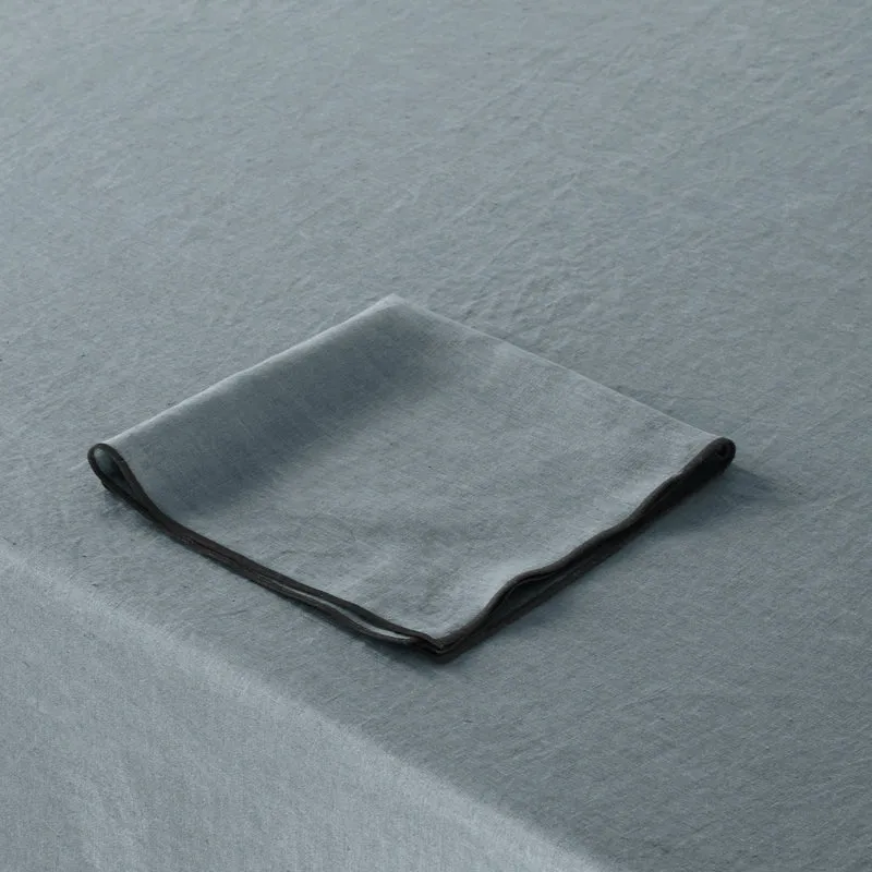 Nappe rectangulaire CARLINA vert de gris et bourdon noir