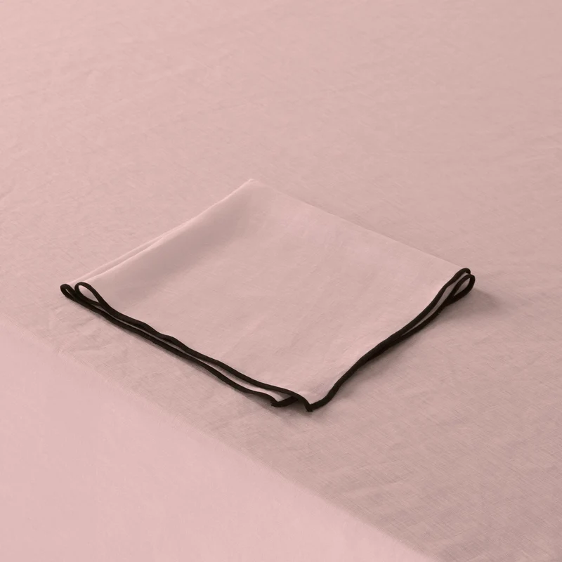 Nappe rectangulaire CARLINA rose poudré et bourdon noir
