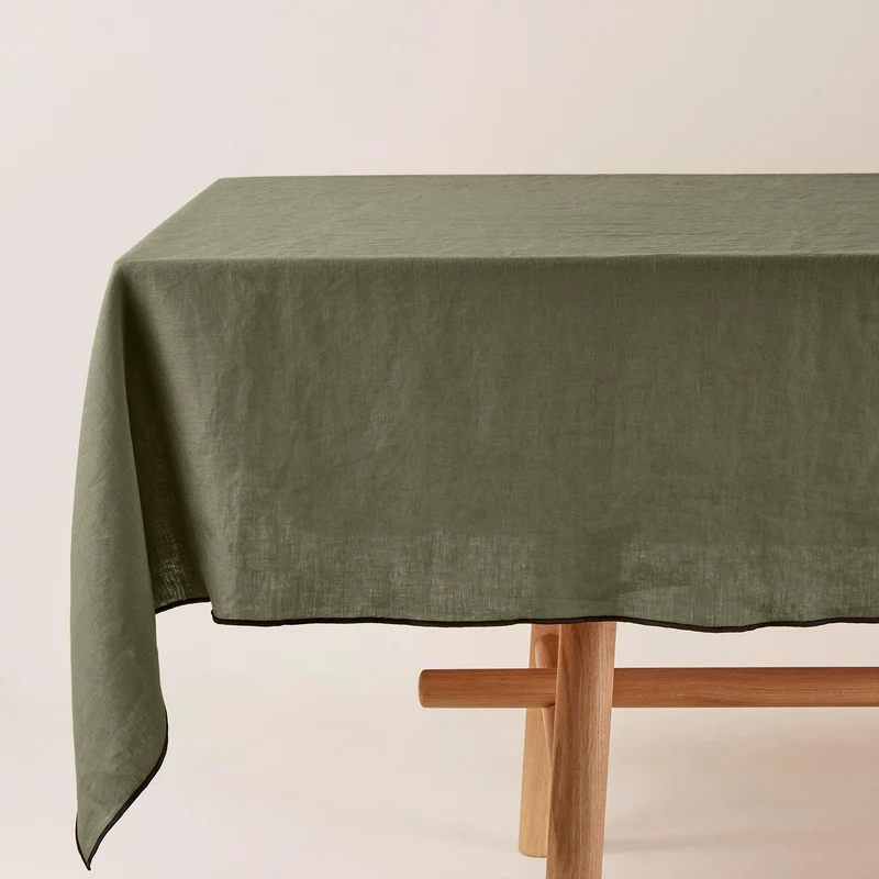 Nappe rectangulaire CARLINA kaki grisé et bourdon noir