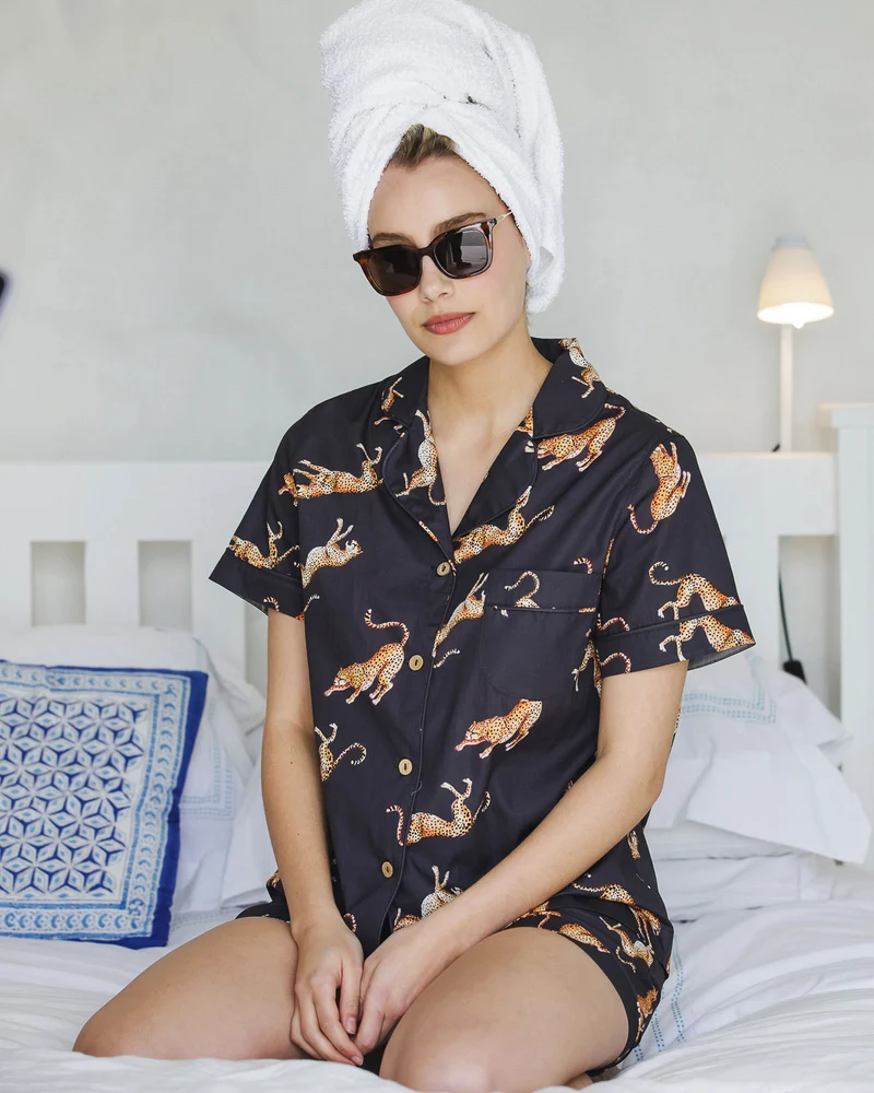 Women's short pyjamas – Jumping Cheetah