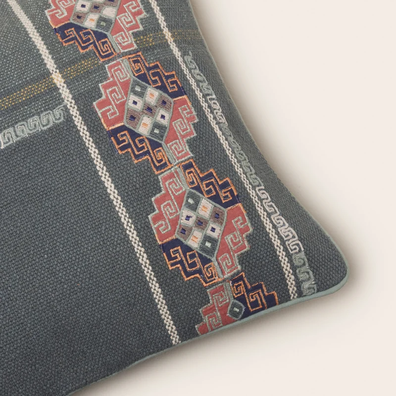 Housse de coussin IZTEL vert grisé et multicolore
