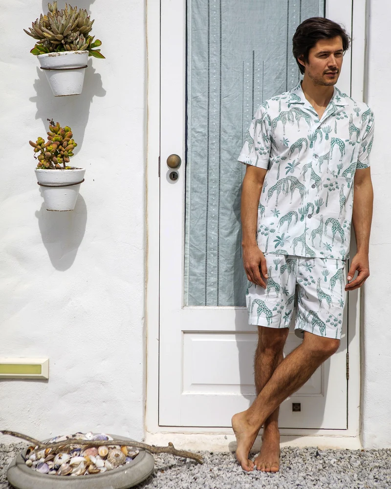 Men's Lounge Shorts - Giraffes Green