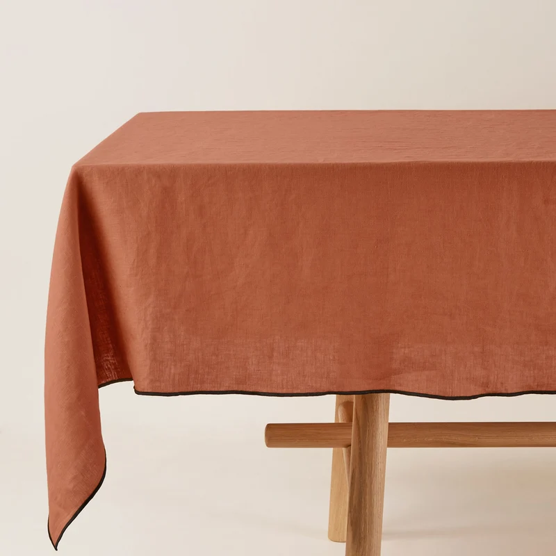 Nappe carrée CARLINA terracotta et bourdon noir