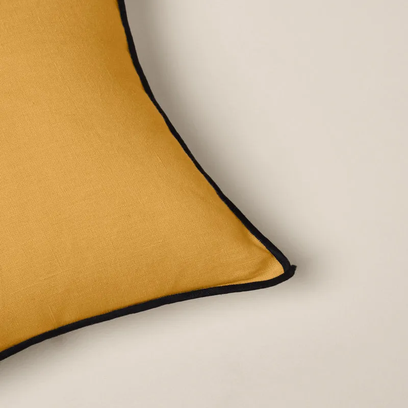 Housse de coussin CARLINA ocre et bourdon noir