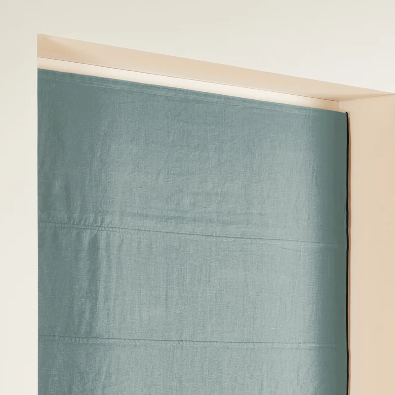 Store bateau occultant CARLINA vert de gris et bourdon noir