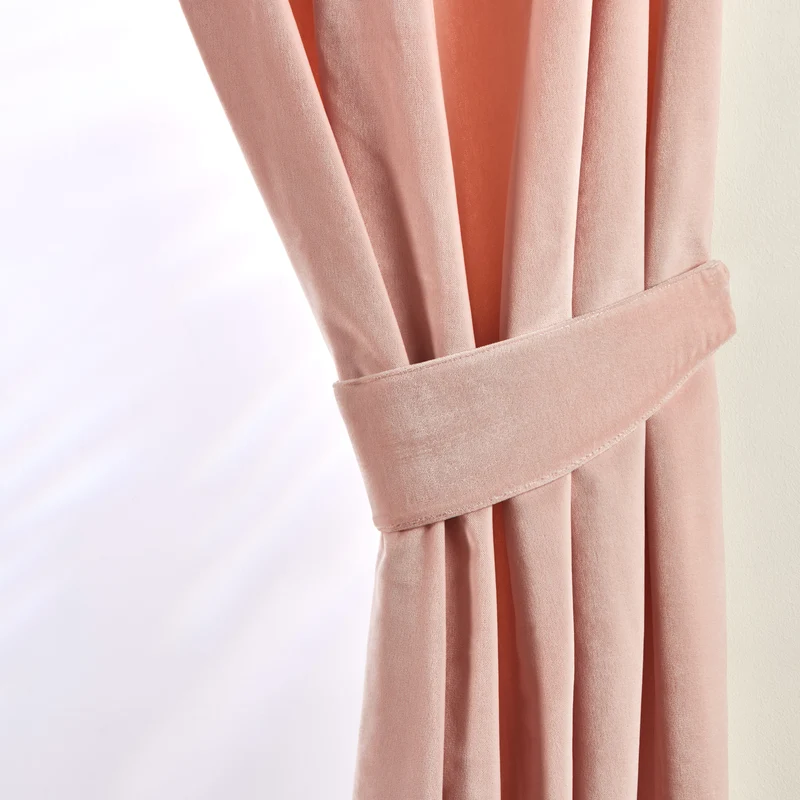 Embrasse DARIO eglantine