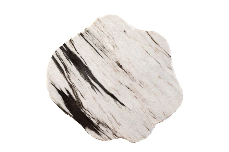 Casa Padrino Luxus Marmor Beistelltisch Weiß / Schwarz 45 x 40 x H. 33 cm - Niedriger Beistelltisch in Felsblock Form aus hochwertigem Panda White Marmor - Luxus Möbel
