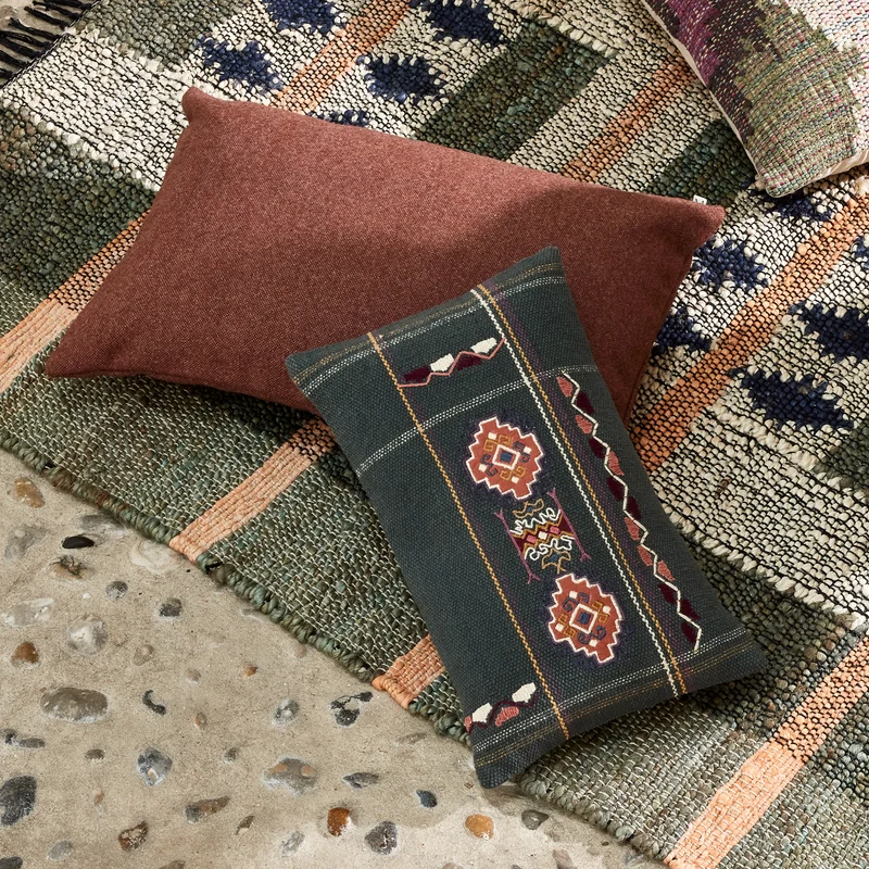 Housse de coussin NAYELI vert grisé et multicolore
