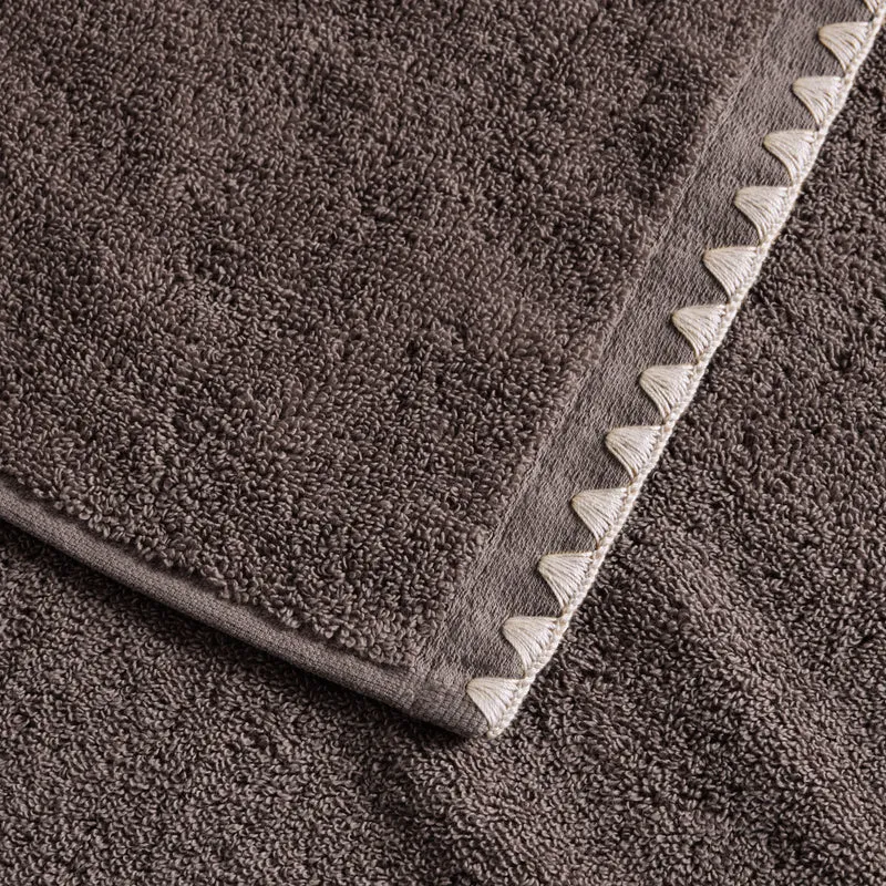 Serviette de toilette NERYDA brun cendré et beige