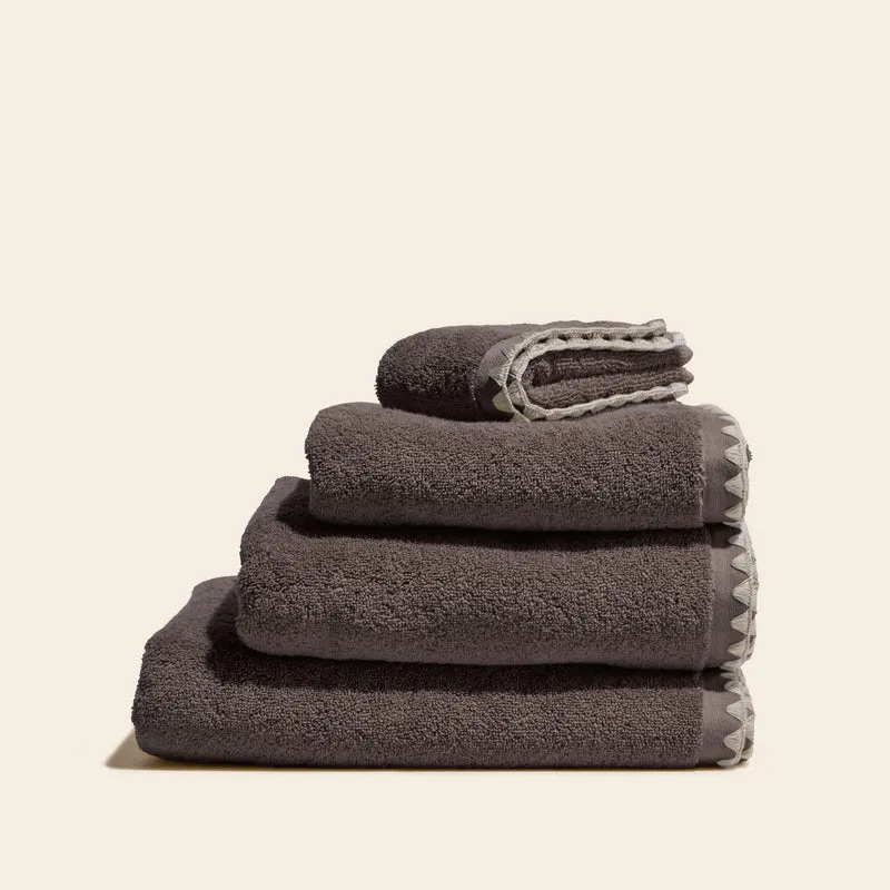 Serviette de toilette NERYDA brun cendré et beige