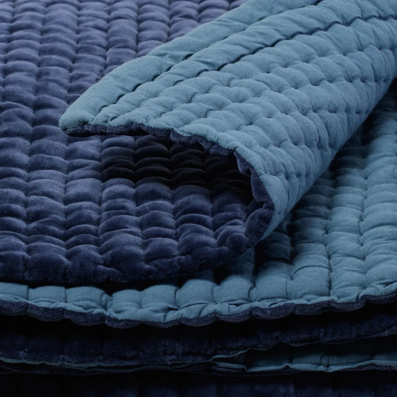 Couvre-lit matelassé AURALIE bleu nordique