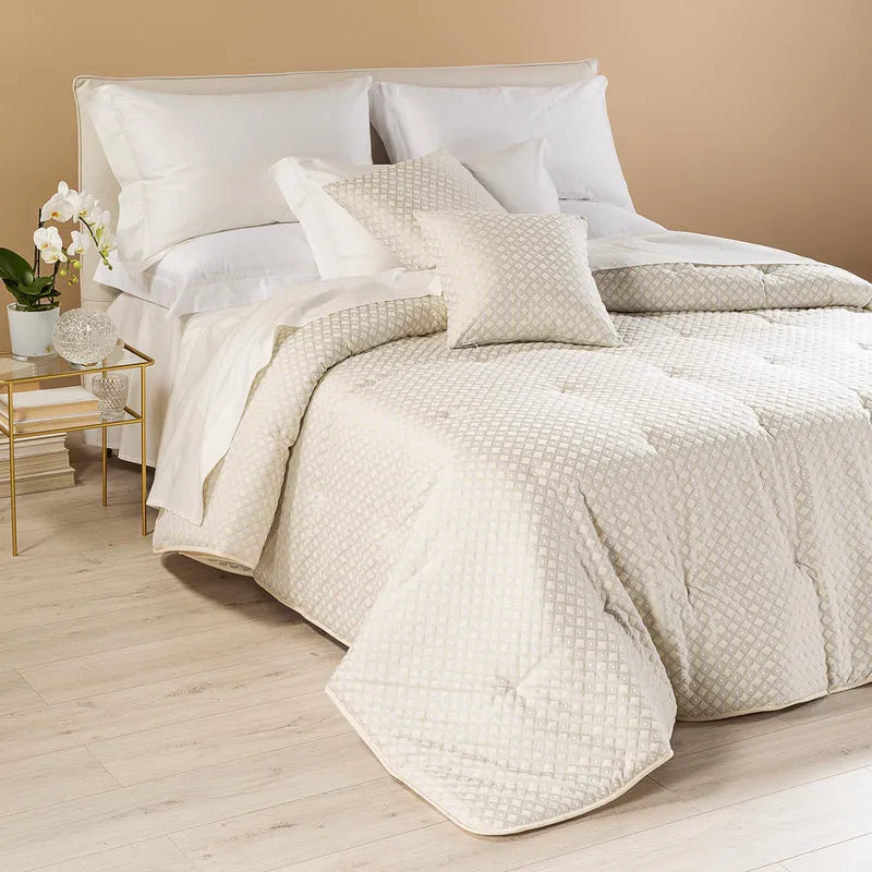 Trapunta Leggerissima venere in Raso Jacquard 200 gr/mq