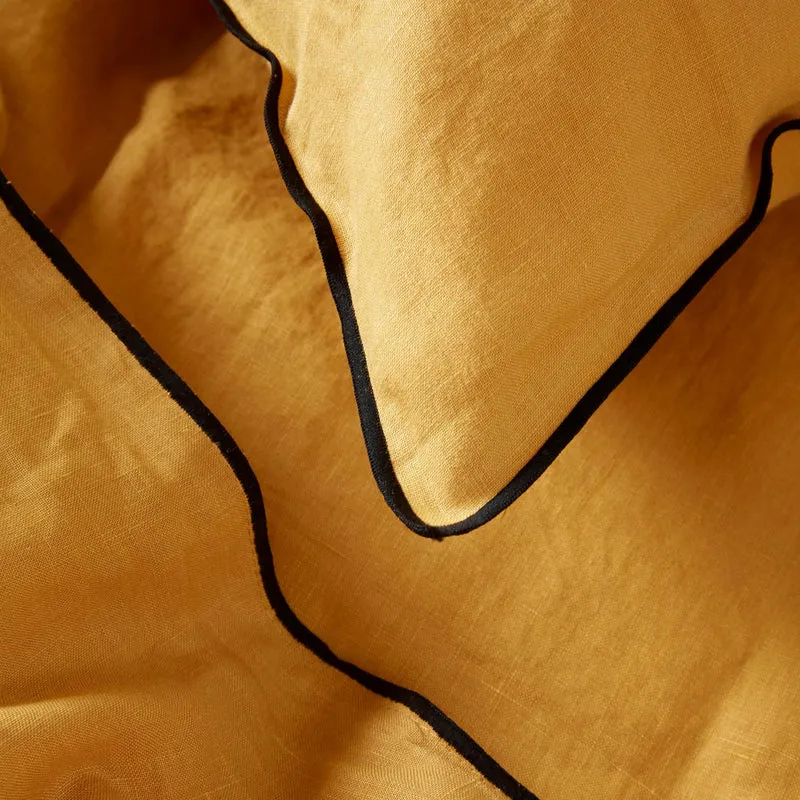 Parure de lit CARLINA ocre et bourdon noir