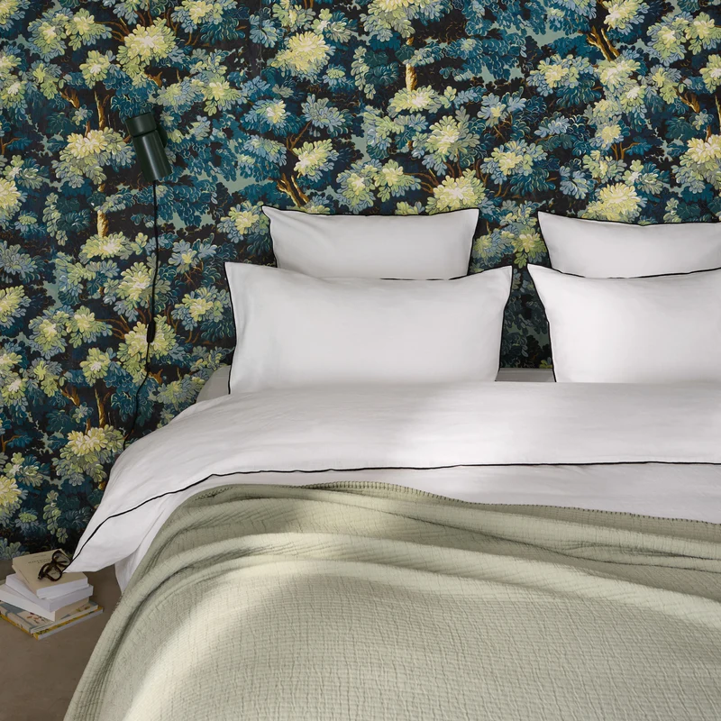 Parure de lit CARLINA blanc pur et bourdon noir