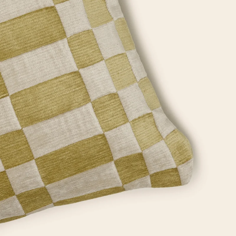 Housse de coussin TCHEKY ecru et jaune doux