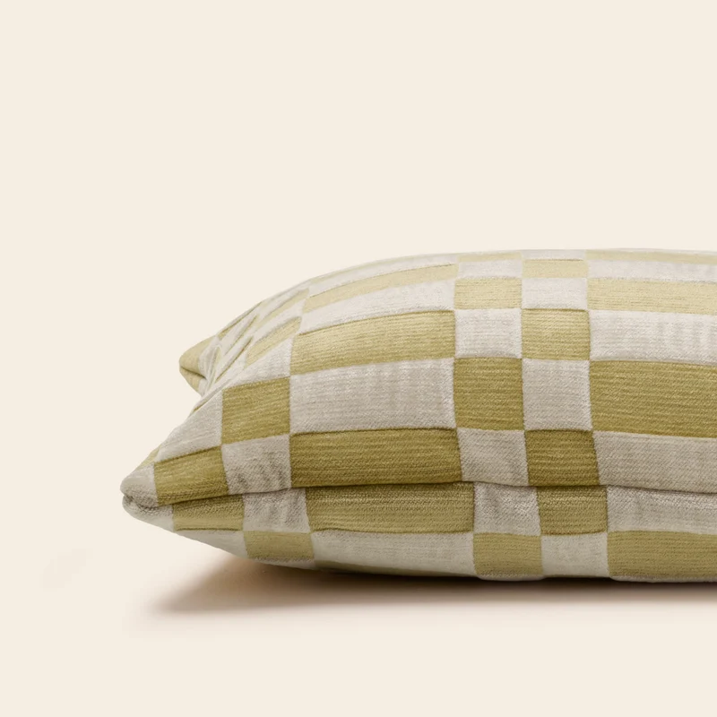 Housse de coussin TCHEKY ecru et jaune doux