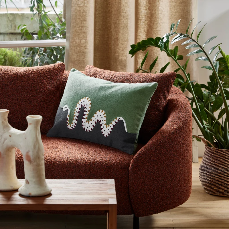 Housse de coussin TEOTI vert et python doré
