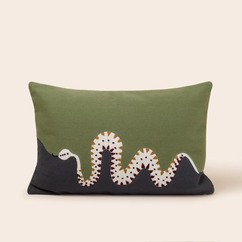 Housse de coussin TEOTI vert et python doré