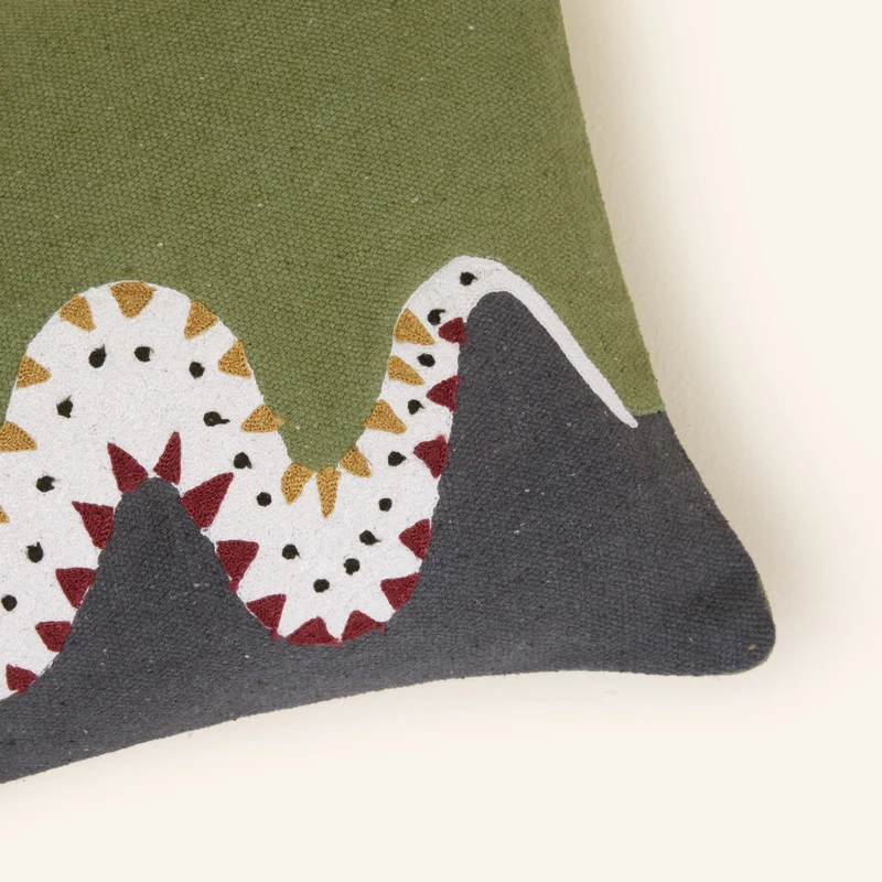 Housse de coussin TEOTI vert et python doré