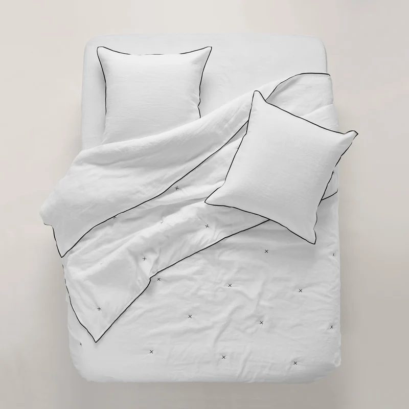 Couvre-lit matelassé CARLINA blanc pur et bourdon noir