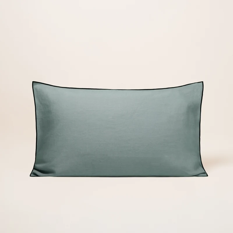 Lot de 2 taies d'oreiller CARLINA vert de gris et bourdon noir