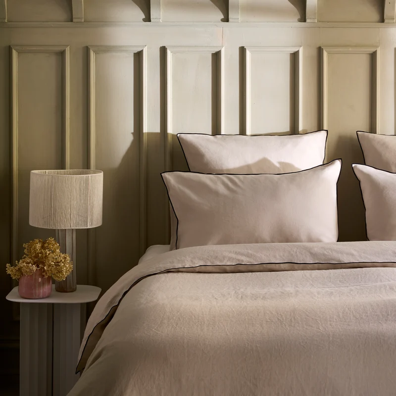 Lot de 2 taies d'oreiller CARLINA calcaire et bourdon noir
