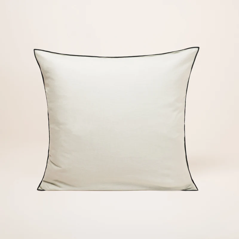 Lot de 2 taies d'oreiller CARLINA calcaire et bourdon noir