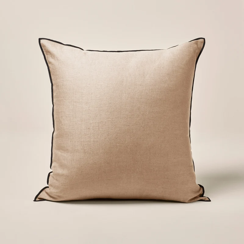 Housse de coussin CARLINA sable et bourdon noir
