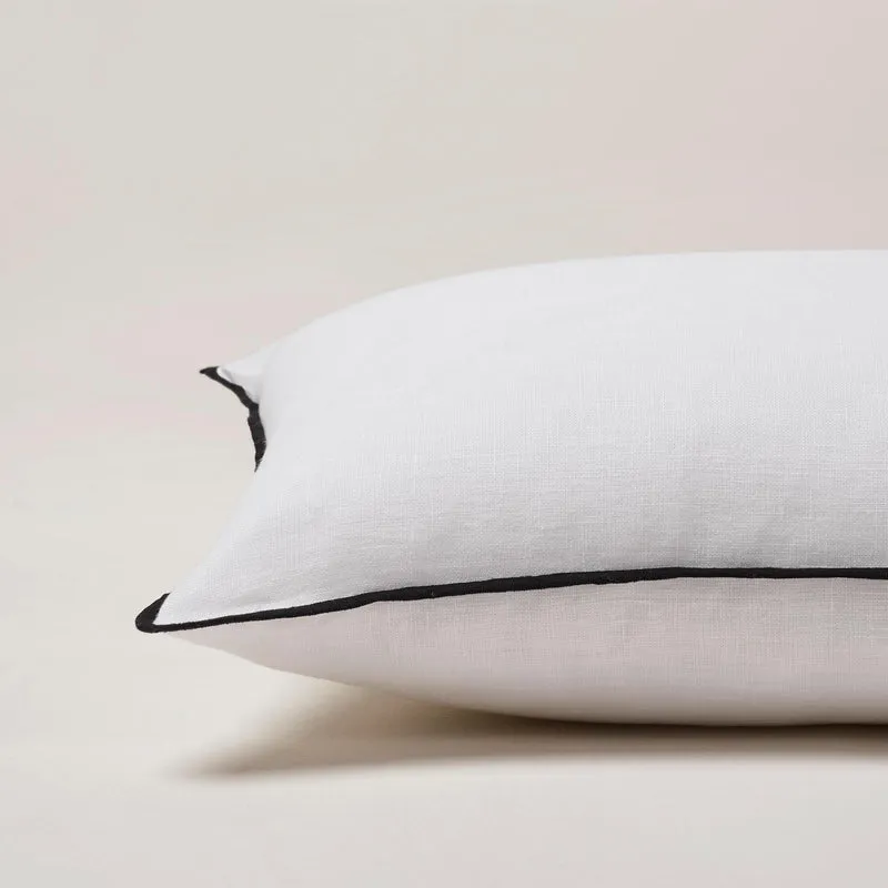 Housse de coussin CARLINA blanc pur et bourdon noir
