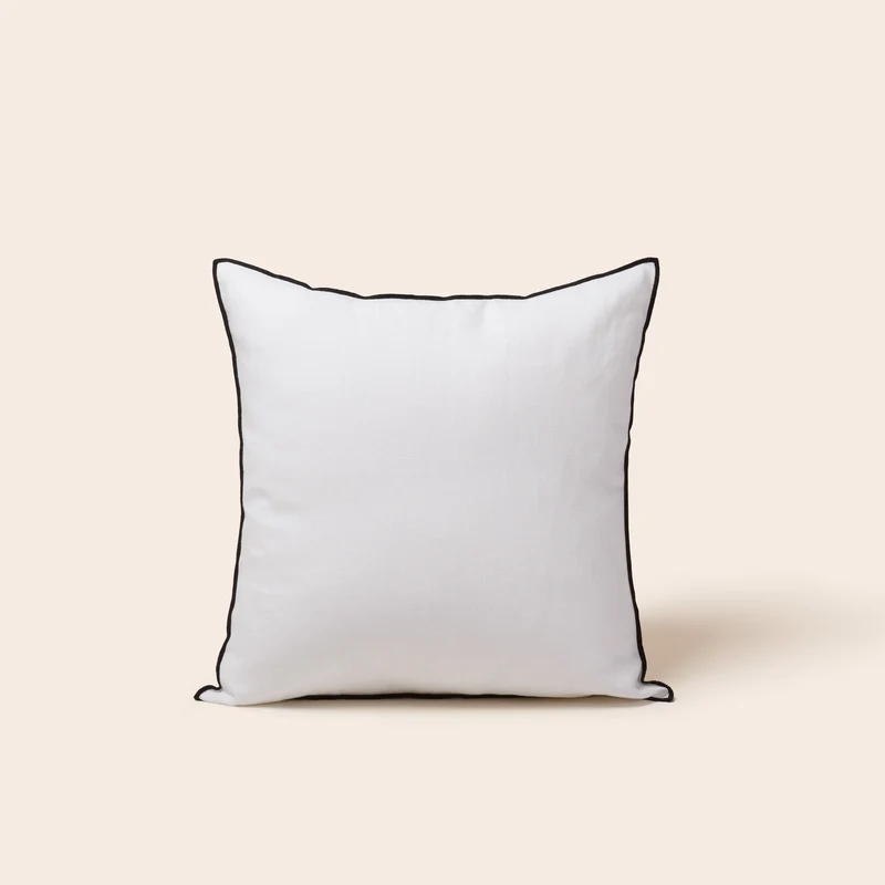 Housse de coussin CARLINA blanc pur et bourdon noir