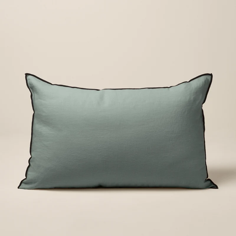 Housse de coussin CARLINA vert de gris et bourdon noir