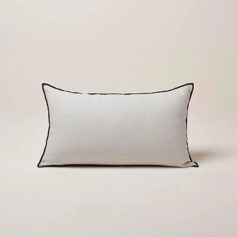 Housse de coussin CARLINA calcaire et bourdon noir