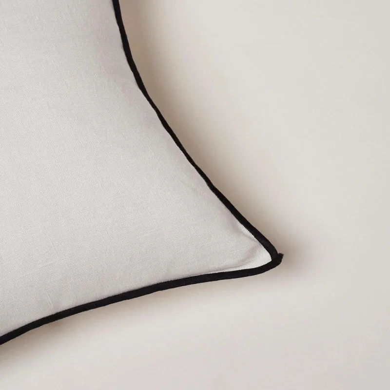Housse de coussin CARLINA calcaire et bourdon noir
