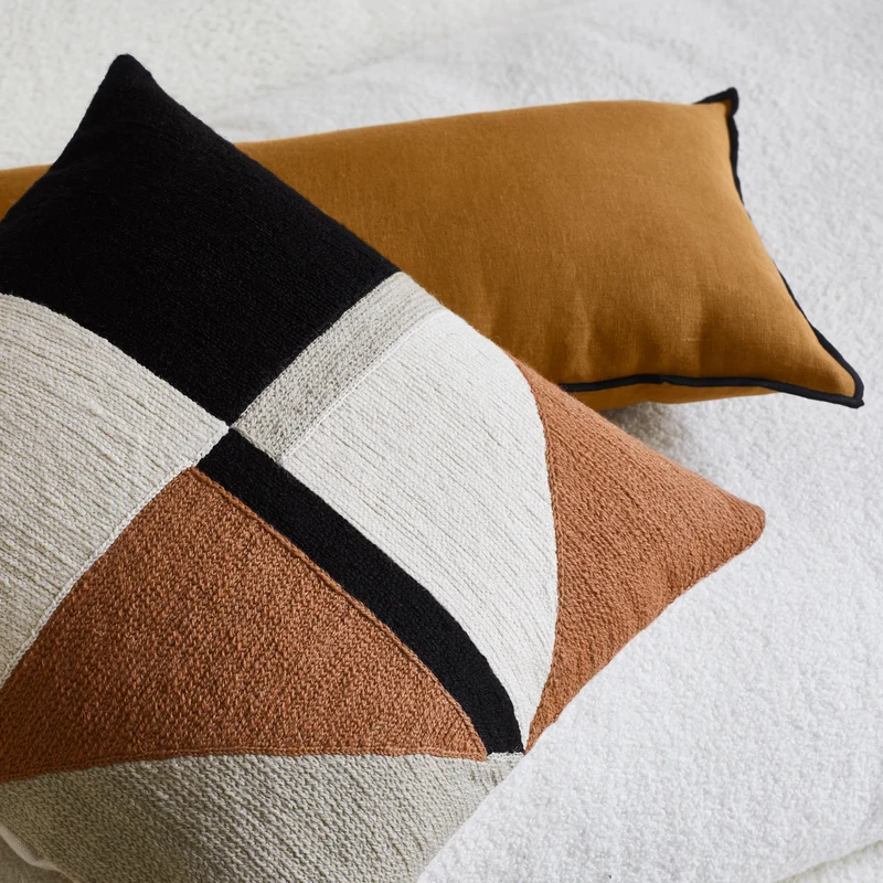 Housse de coussin TRIAGO naturel et noir