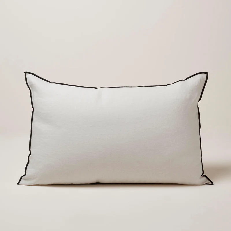 Housse de coussin CARLINA calcaire et bourdon noir
