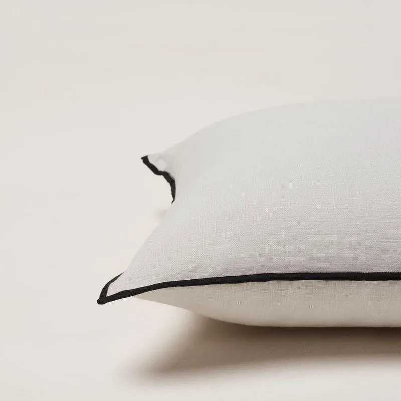 Housse de coussin CARLINA calcaire et bourdon noir