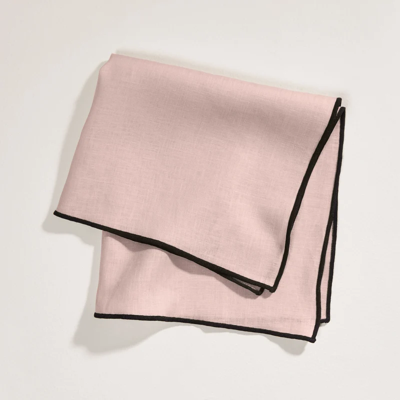 Serviette de table CARLINA rose poudré et bourdon noir
