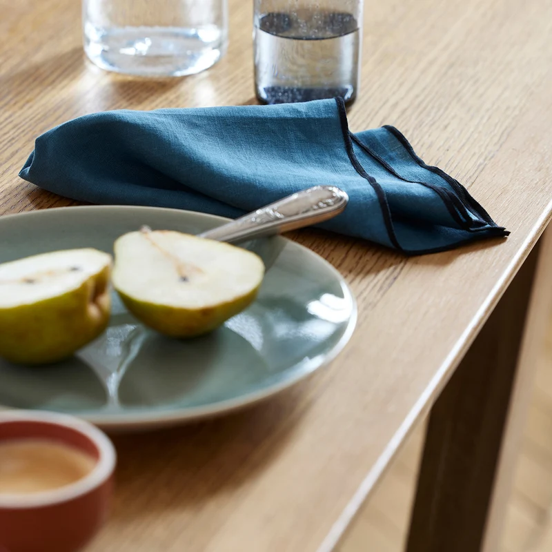 Serviette de table CARLINA pétrole et bourdon noir