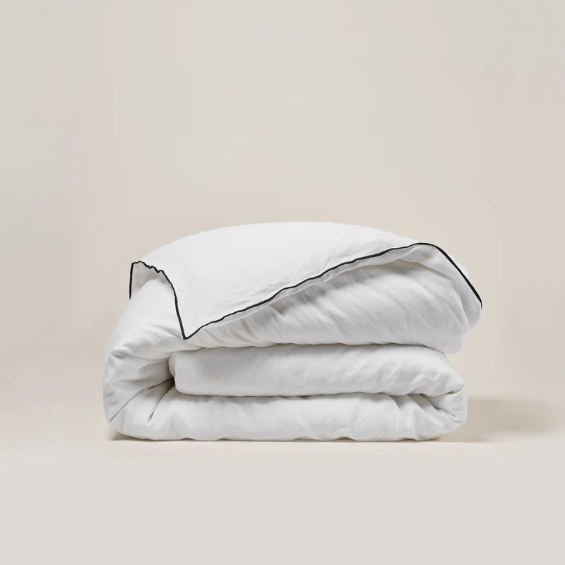 Housse de couette CARLINA blanc pur et bourdon noir