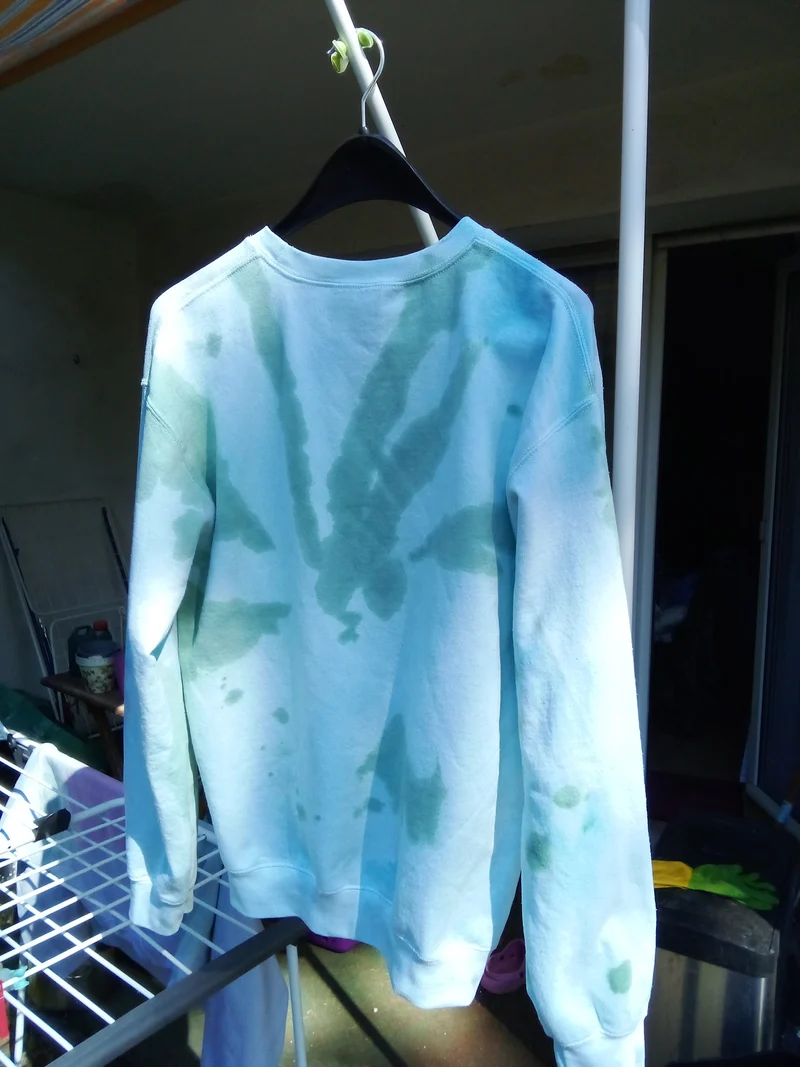 Misty Vibes: Das Stormy Sky Tie-Dye Sweatshirt