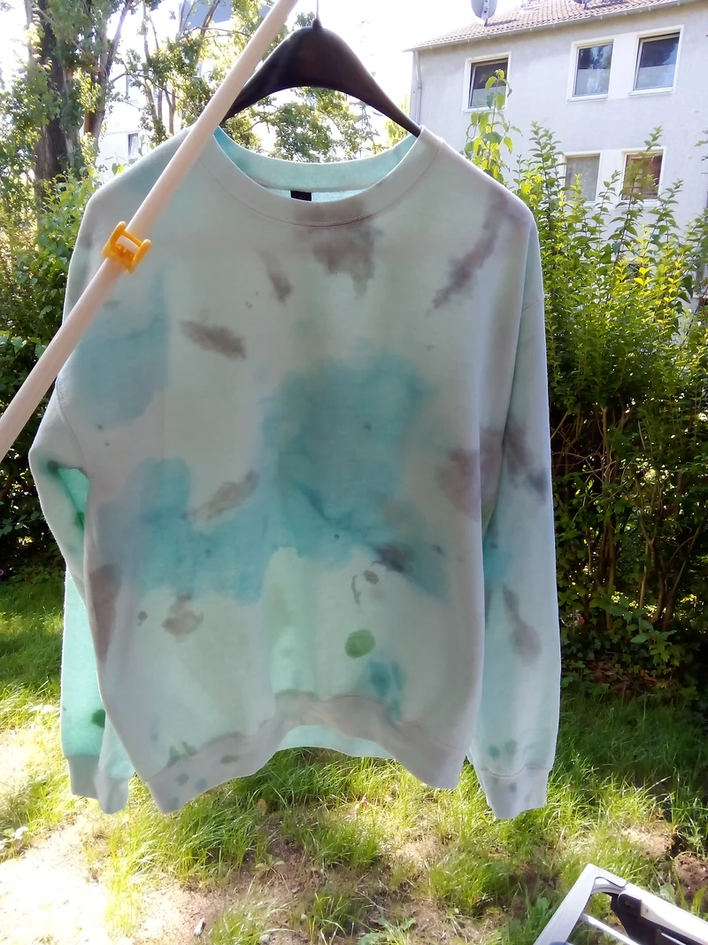 Misty Vibes: Das Stormy Sky Tie-Dye Sweatshirt