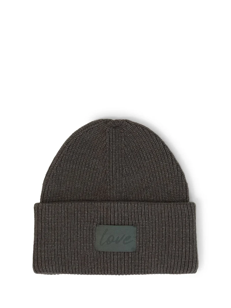 Beanie Mütze mit Badge